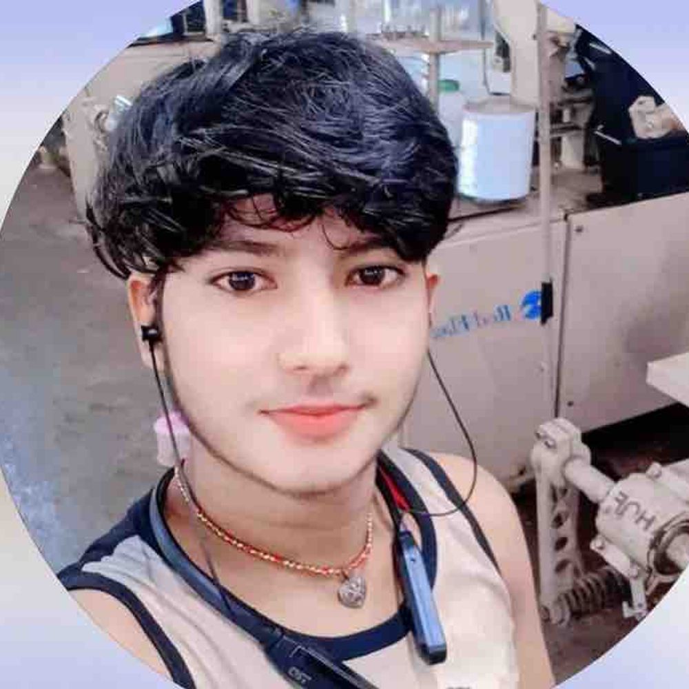 इंस्टाग्राम पर प्यार के बाद सूरत में शादी:मोतिहारी में लव मैरिज के बाद ससुराल में हंगामा; दरवाजे पर बैठी दुल्हन