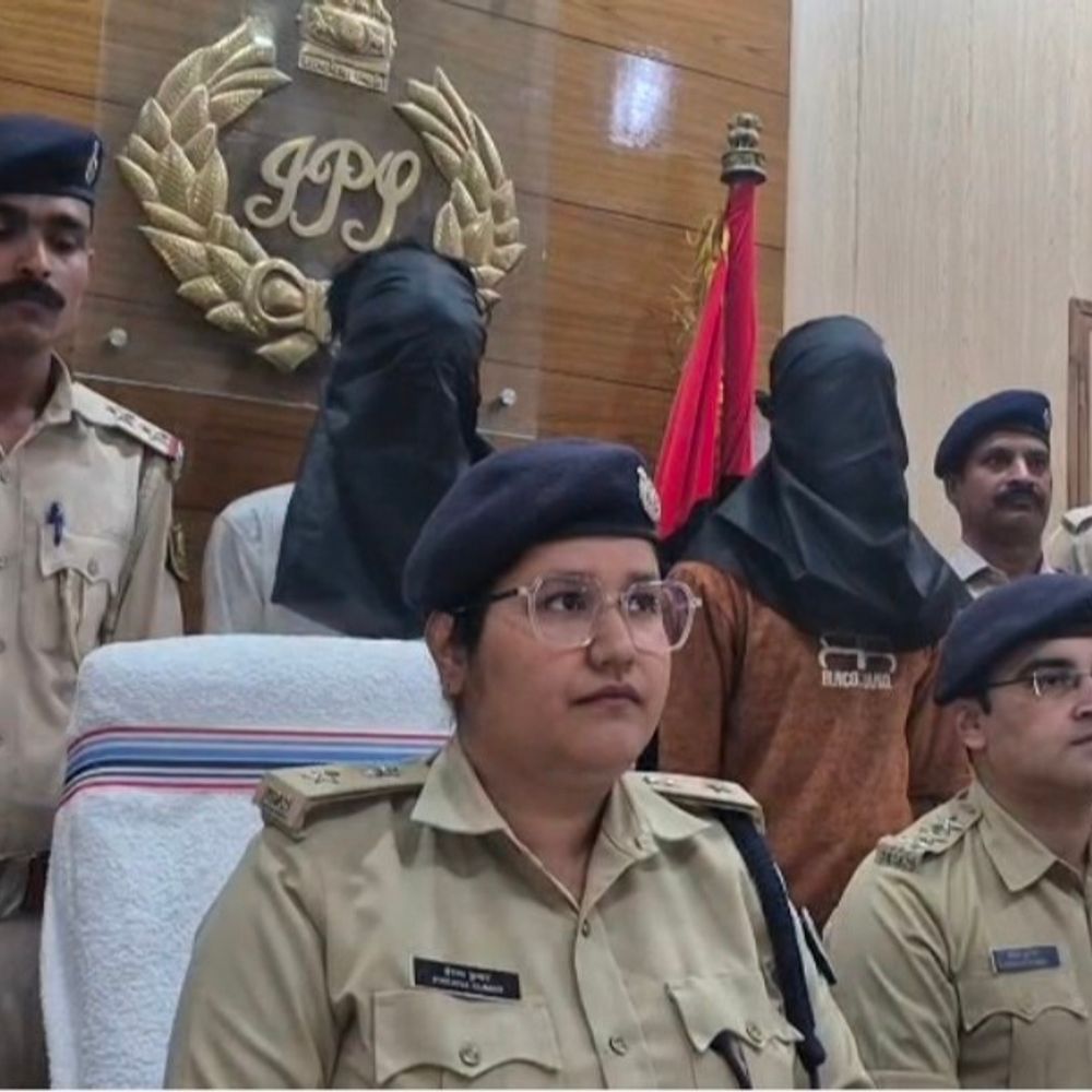 लखीसराय में बाइक लूट गिरोह का भंडाफोड़:STF- पुलिस ने दो आरोपी दबोचे, लूटी गई बुलेट बरामद, कई मामलों में पहले से वांछित थे