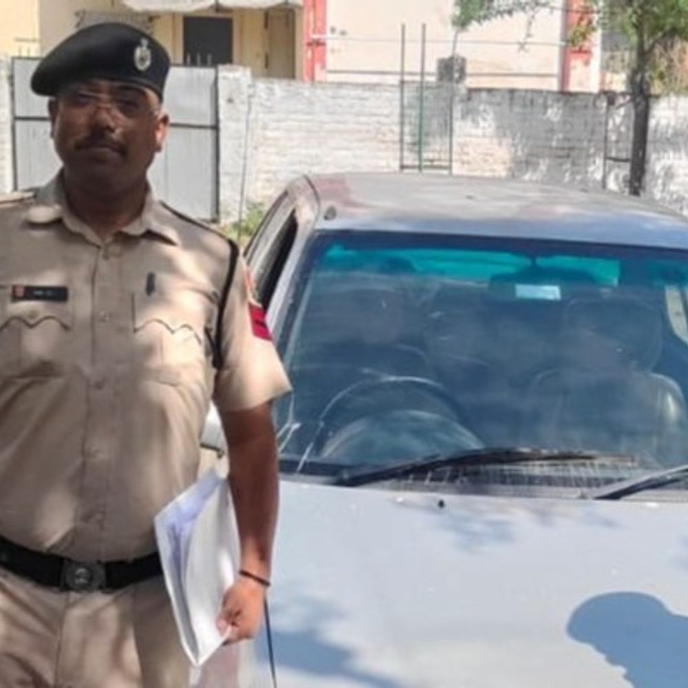 कालका पुलिस ने 4 घंटे में ढूंढी चोरी हुई कार:मोहाली से युवक को किया अरेस्ट, घर के बाहर से चुराई मारुति एस्टीम