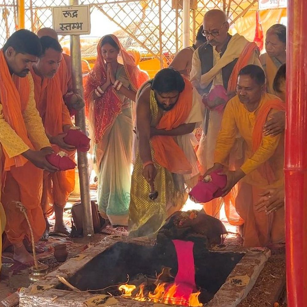 बलिया में 35 हजार श्रद्धालुओं ने किया प्रसाद ग्रहण:श्री लक्ष्मी नारायण महायज्ञ का भंडारे के साथ समापन