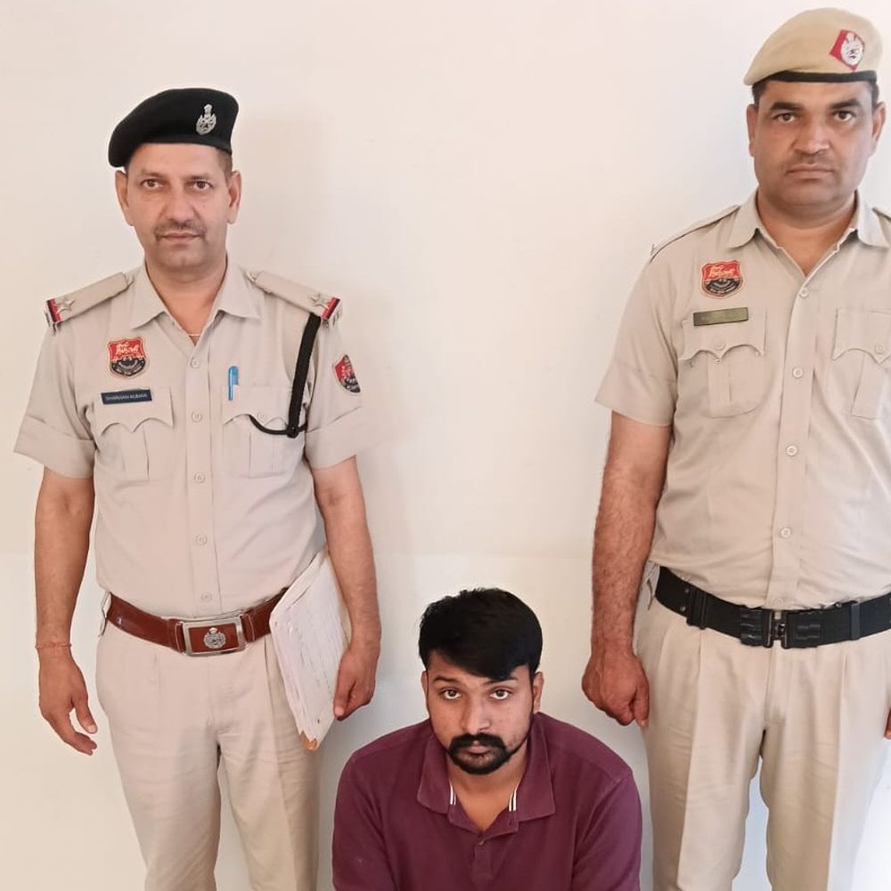 फतेहाबाद में फर्जी रजिस्ट्री करवाने वाला आरोपी गिरफ्तार:कोर्ट ने न्यायिक हिरासत में भेजा, मालिक की शिकायत पर कार्रवाई