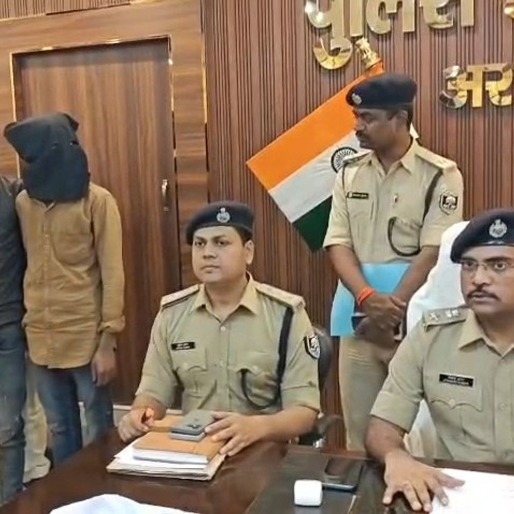 अररिया में लूटकांड का खुलासा, दो अरेस्ट:27 फरवरी को मोबाइल और 8 हजार रुपये लूटे थे, पीड़ित ने कराई थी FIR