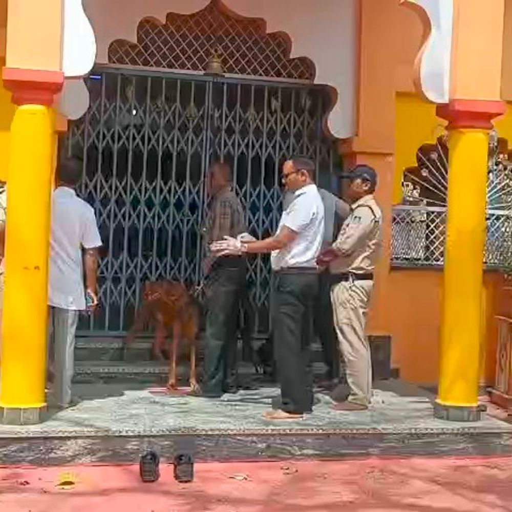 नरसिंहपुर में हनुमान मंदिर से गहने-नकदी चोरी:जैन मंदिर का ताला नहीं तोड़ पाए चोर, ट्रस्टी बोले-CCTV में दिखे दो संदिग्ध