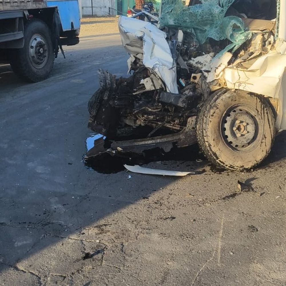 दमोह में ट्रक-बोलेरो की टक्कर, 3 की मौत की खबर:5 घायल, दमोह-सागर मार्ग पर हादसा; घायलों क