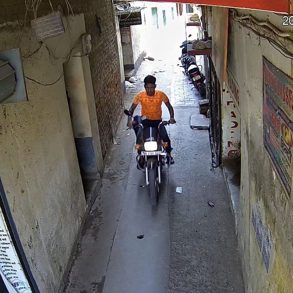 हिलसा में घर के सामने से बाइक चोरी:अज्ञात चोर की करतूत सीसीटीवी में हुई कैद, शिकायत दर्ज