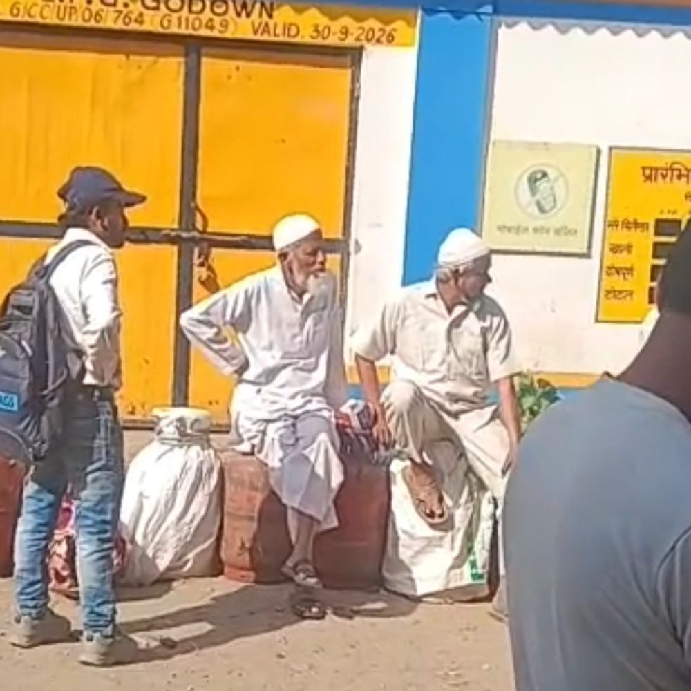 मेरठ में घरेलू गैस की किल्लत, लंबी कतारें:एजेंसियों पर कालाबाजारी के आरोप, तिरंगा गैस एजेंसी सवालों के घेरे में