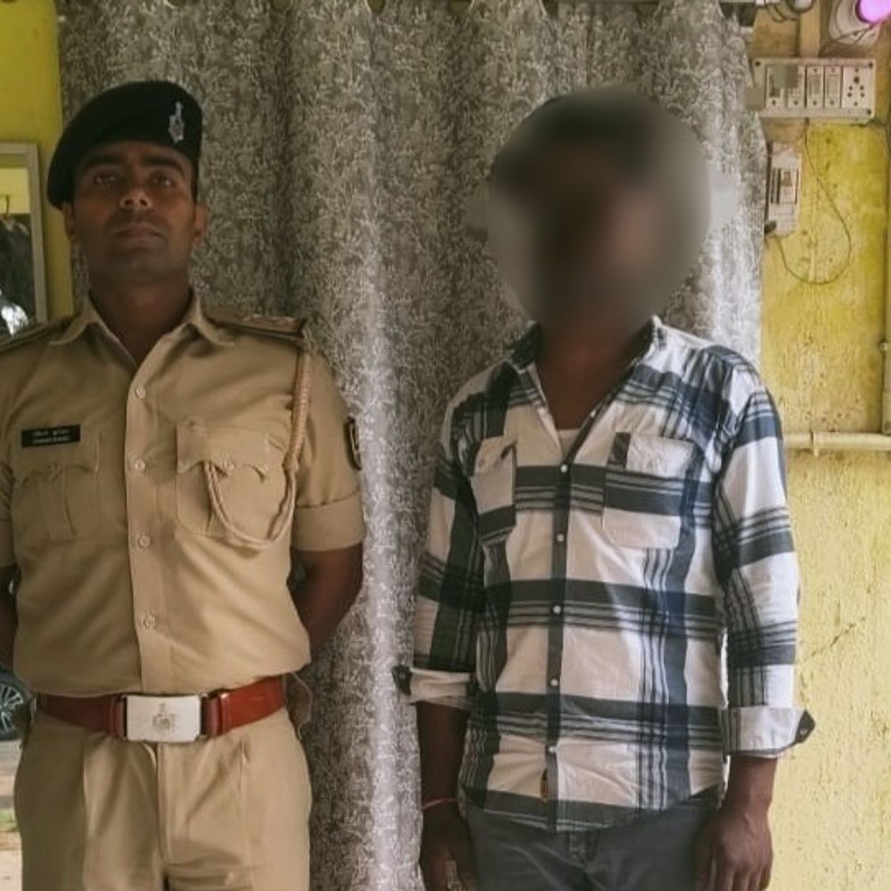 किशनगंज पुलिस ने नामजद अभियुक्त को किया गिरफ्तार:BNS के तहत दर्ज मामले में हुई कार्रवाई, लोगों से शांति बनाए रखने की अपील