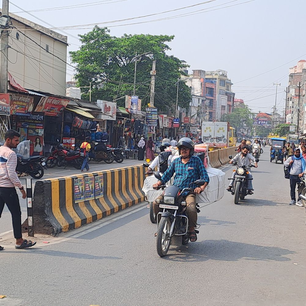 भीषण गर्मी में स्कूलों के समय में बड़ा बदलाव:11:30 के बाद क्लास 5 तक की पढ़ाई पर रोक, गोपालगंज में हीटवेव को देखते हुए लिया गया फैसला