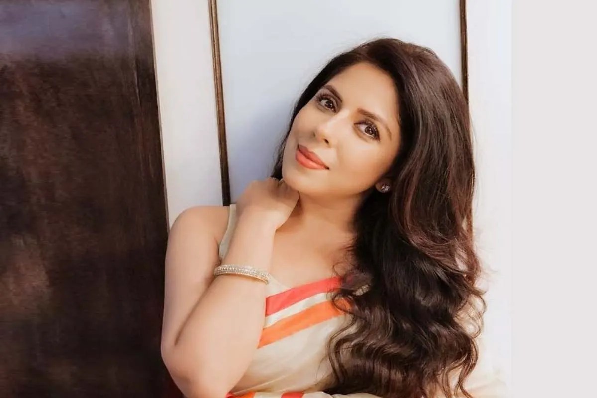 एक्ट्रेस रेमन कक्कड़ ने शराब कारोबारी पर लगाया 300 करोड़ की जमीन पर कब्जे का आरोप