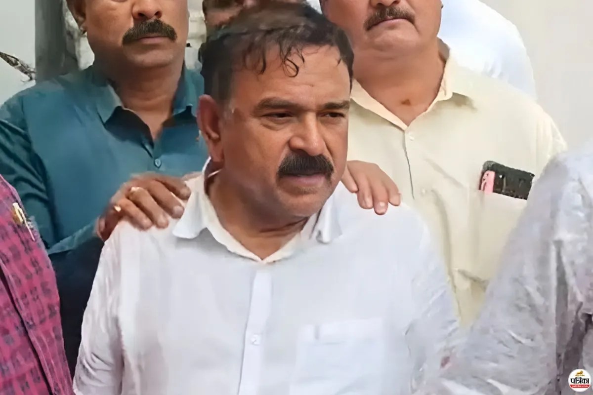 1 लाख का इमली का बीज और 2 लाख का मोती! ढोंगी अशोक खरात ने ‘प्रसाद’ के नाम पर लगाया चूना