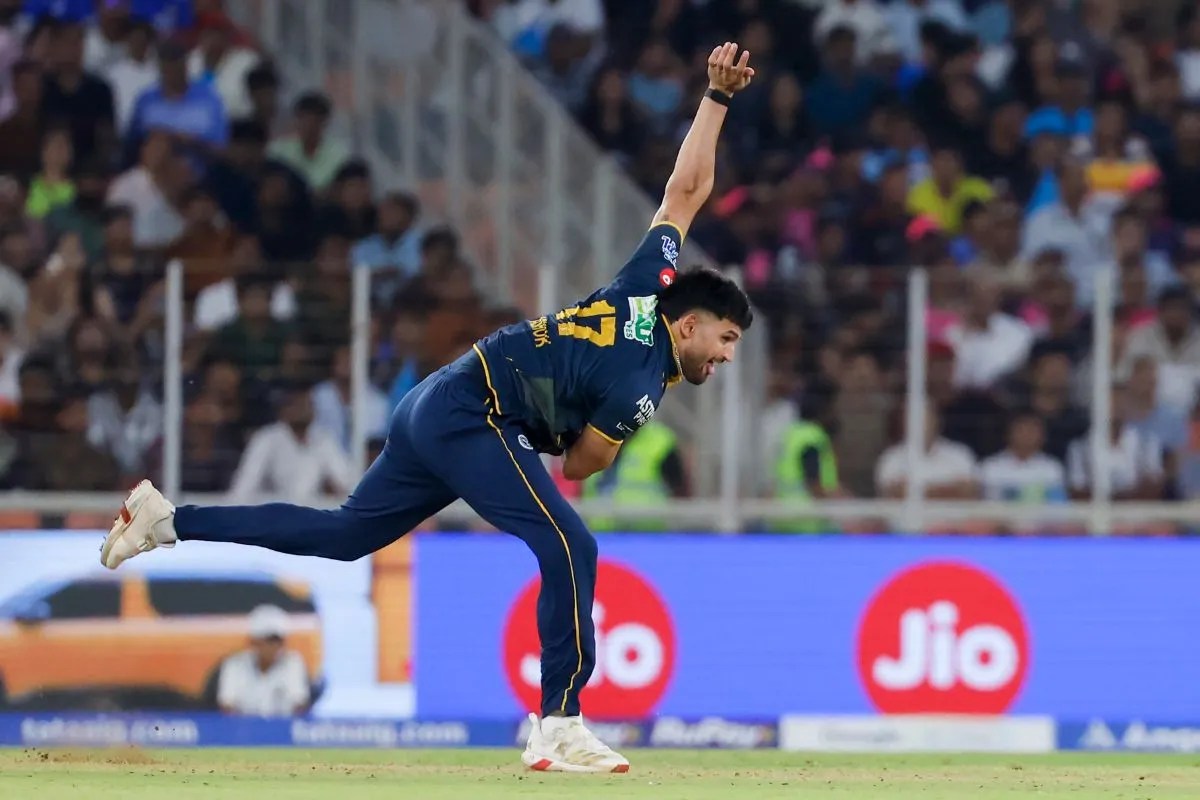 RR ने जिस अशोक शर्मा को नहीं दिया था मौका, उसी ने बरपाया उन पर कहर, फेंकी IPL 2026 की सबसे तेज गेंद