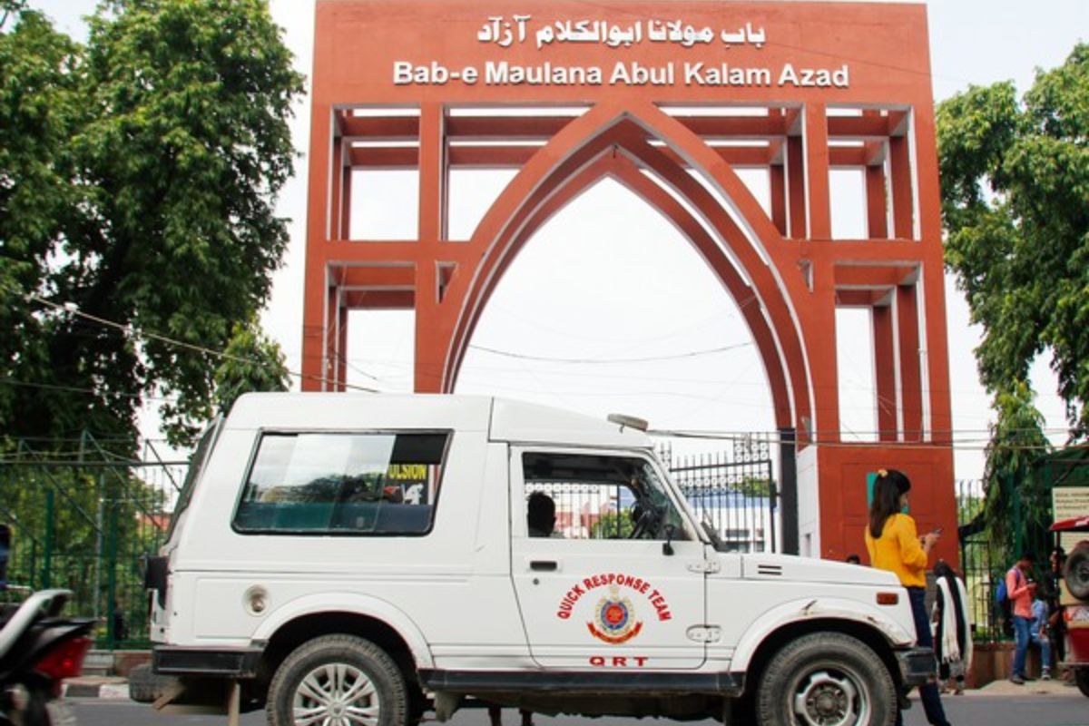 जामिया में RSS का ‘युवा कुंभ’ और बाहर भारी फोर्स; आधी रात को ऐसा क्या हुआ कि छावनी में बदल गया पूरा कैंपस?