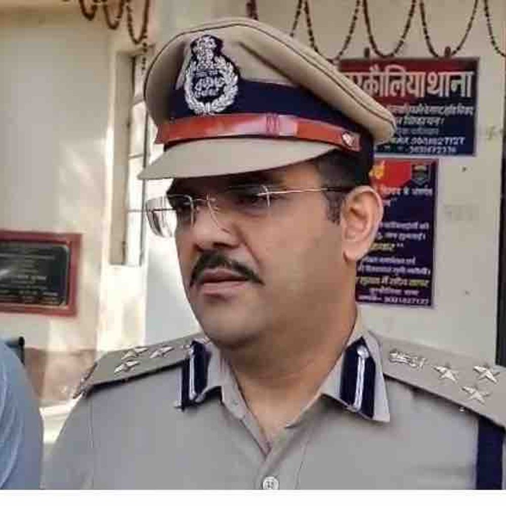 मोतिहारी में मदरसा पर पुलिस की छापेमारी:संदिग्ध सामान बरामद, बड़ी घटना की आशंका पर कार्रवाई