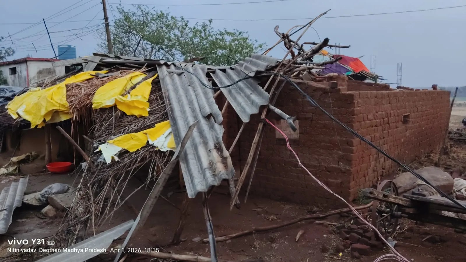 मौसम में बदलाव: घोड़ाडोंगरी,रानीपुर में झमाझम बारिश, देवठान में चक्रवाती तूफान का कहर