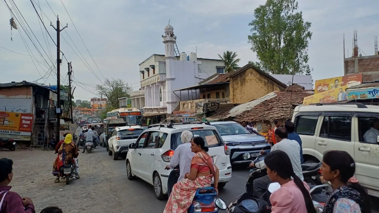 शादी सीजन और बढ़ते जाम के बीच ट्रैफिक व्यवस्था में बदलाव, शहर सीमा पर भारी वाहनों की एंट्री बंद