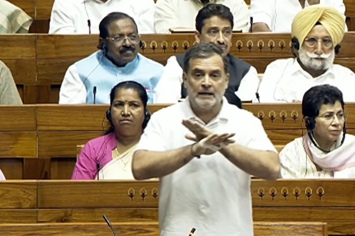 राहुल गांधी पर FIR मामले में कोर्ट ने अपना आदेश बदला, कहा- बिना नोटिस केस दर्ज करना ठीक नहीं