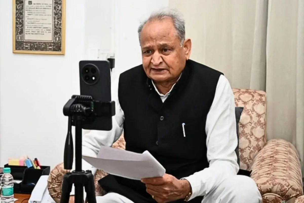 Rajasthan Politics : ‘राजस्थान में गहराया संवैधानिक संकट!’, अशोक गहलोत ने सुबह-सुबह ये क्या पोस्ट किया?