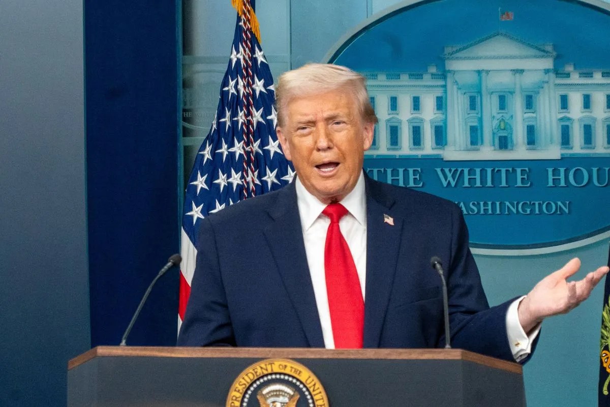 डोनाल्ड ट्रंप के ‘जर्मन’ वाले ताने का शाही बदला! किंग चार्ल्स का वो बयान जिसने इंटरनेट पर मचा दिया तहलका