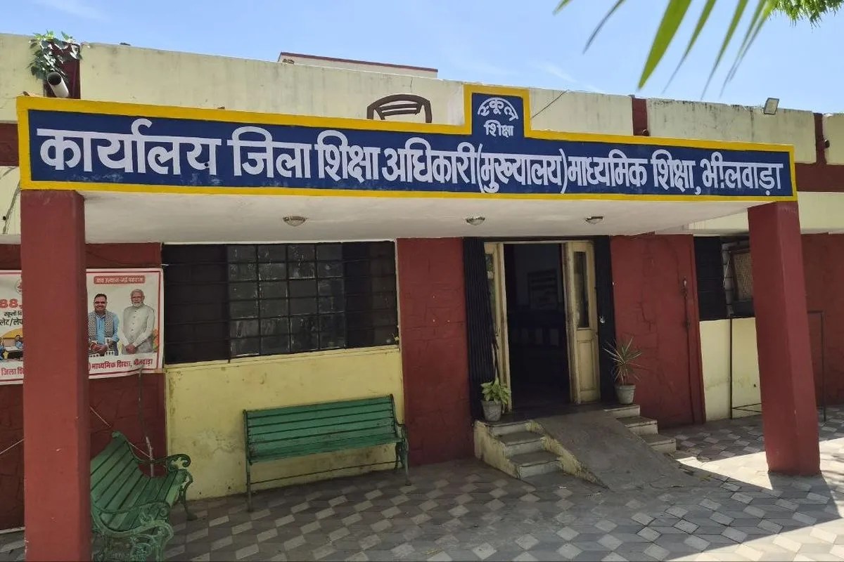 मिड डे मील की आंच में तपतीं महिलाएं: दिहाड़ी मनरेगा से भी कम, महज 82 रुपए में कैसे पलेगा परिवार का पेट