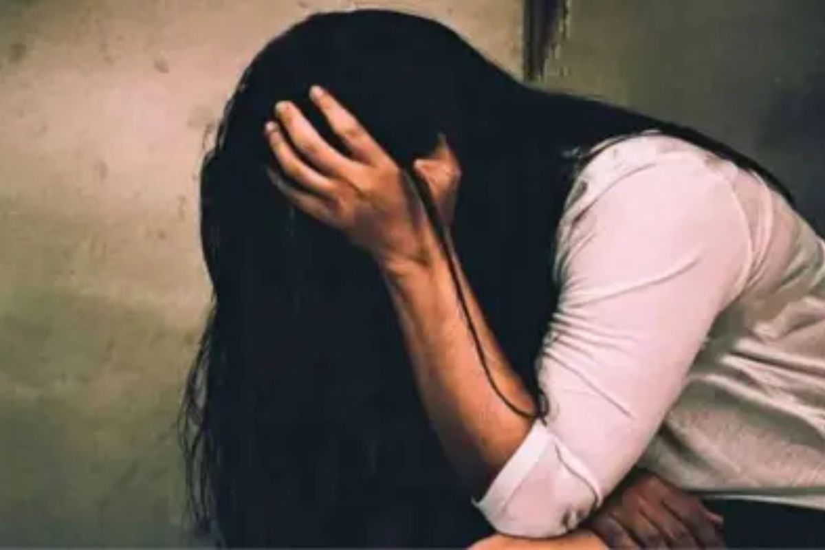 Mumbai: गैंगरेप के आरोप में 12 साल जेल में काटे, अब कोर्ट ने कहा- दुष्कर्म हुआ यह साबित नहीं हो रहा