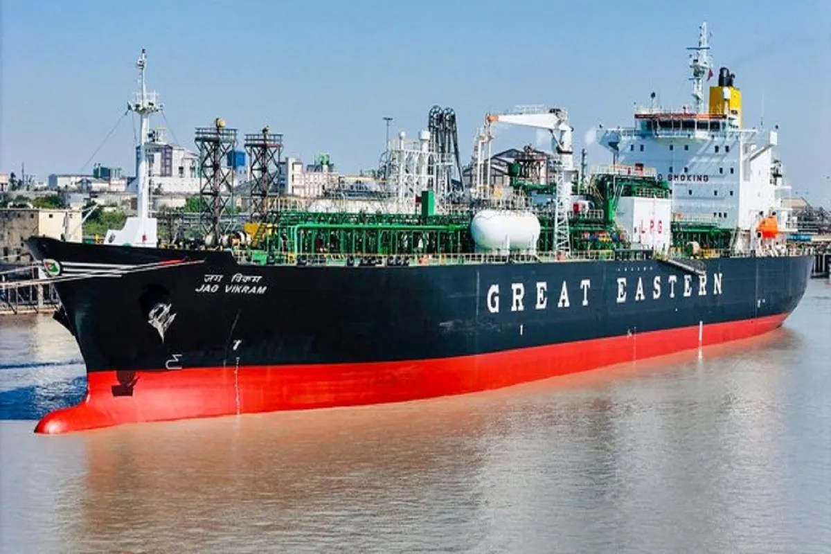 20 हजार मीट्रिक टन एलपीजी लेकर कंडला पोर्ट पर पहुंचा जग विक्रम जहाज