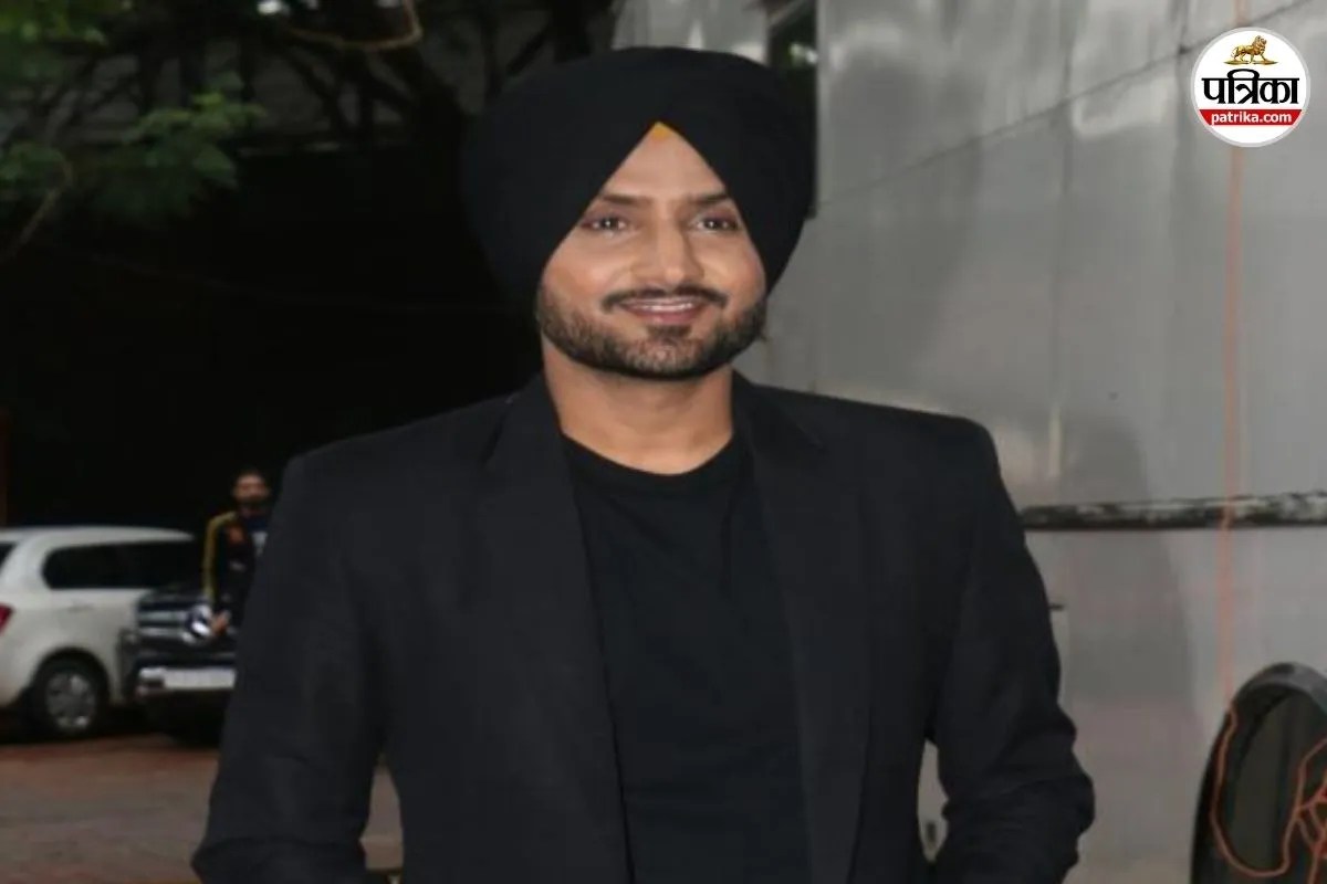 आशीष नेहरा एक जगह टिककर नहीं बैठते, वे फुटबॉल कोच की तरह हैं, जानें हरभजन सिंह ने ऐसा क्यों कहा
