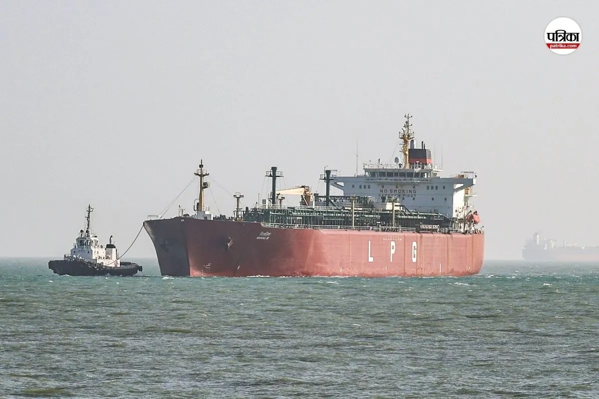 अमेरिका-ईरान के बीच वार्ता विफल होने के बाद होर्मुज से आई अच्छी खबर, 16 जहाज गुजरे