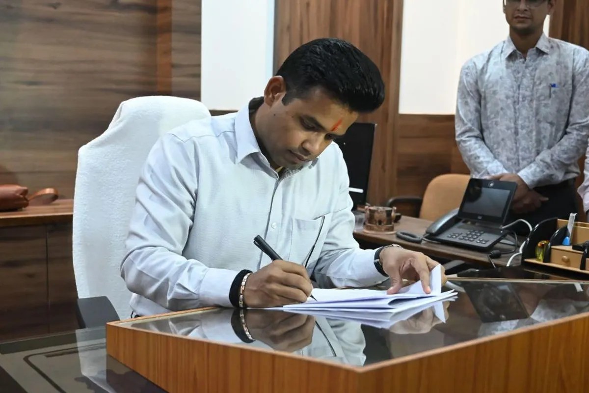 LPG Alert: कुर्सी संभालते ही एलपीजी सप्लाई पर जोधपुर कलक्टर का बड़ा बयान, बताई अपनी प्राथमिकता