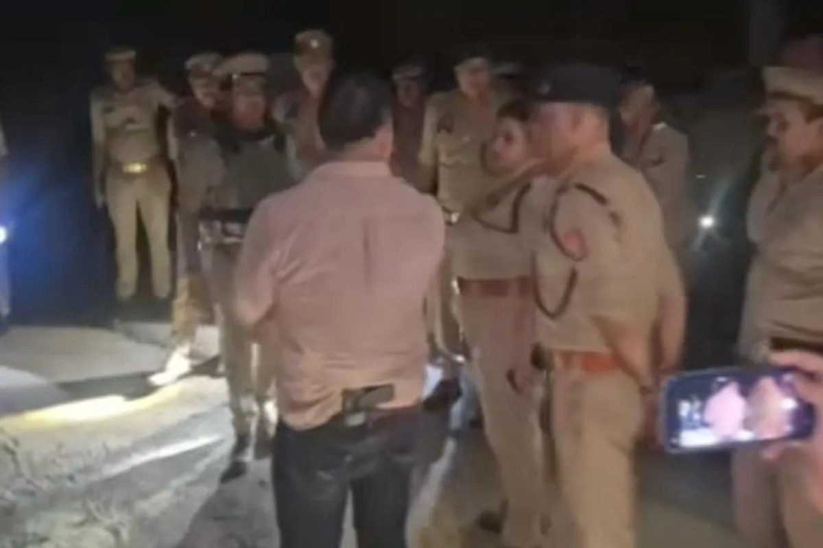 मिर्जापुर शूट आउट: एनकाउंटर में अधिवक्ता हत्याकांड के मुख्य आरोपी के दोनों पैर में लगी गोली…परिजनों की मांग, किया जाए फुल एनकाउंटर