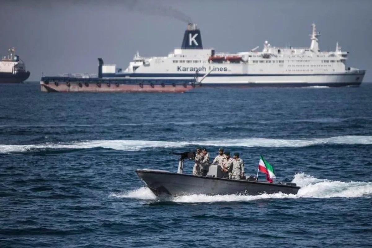 ईरान का अमेरिका को अल्टीमेटम: बंदरगाहों की नाकेबंदी को बताया युद्धविराम का उल्लंघन, लाल सागर को ठप करने की दी धमकी