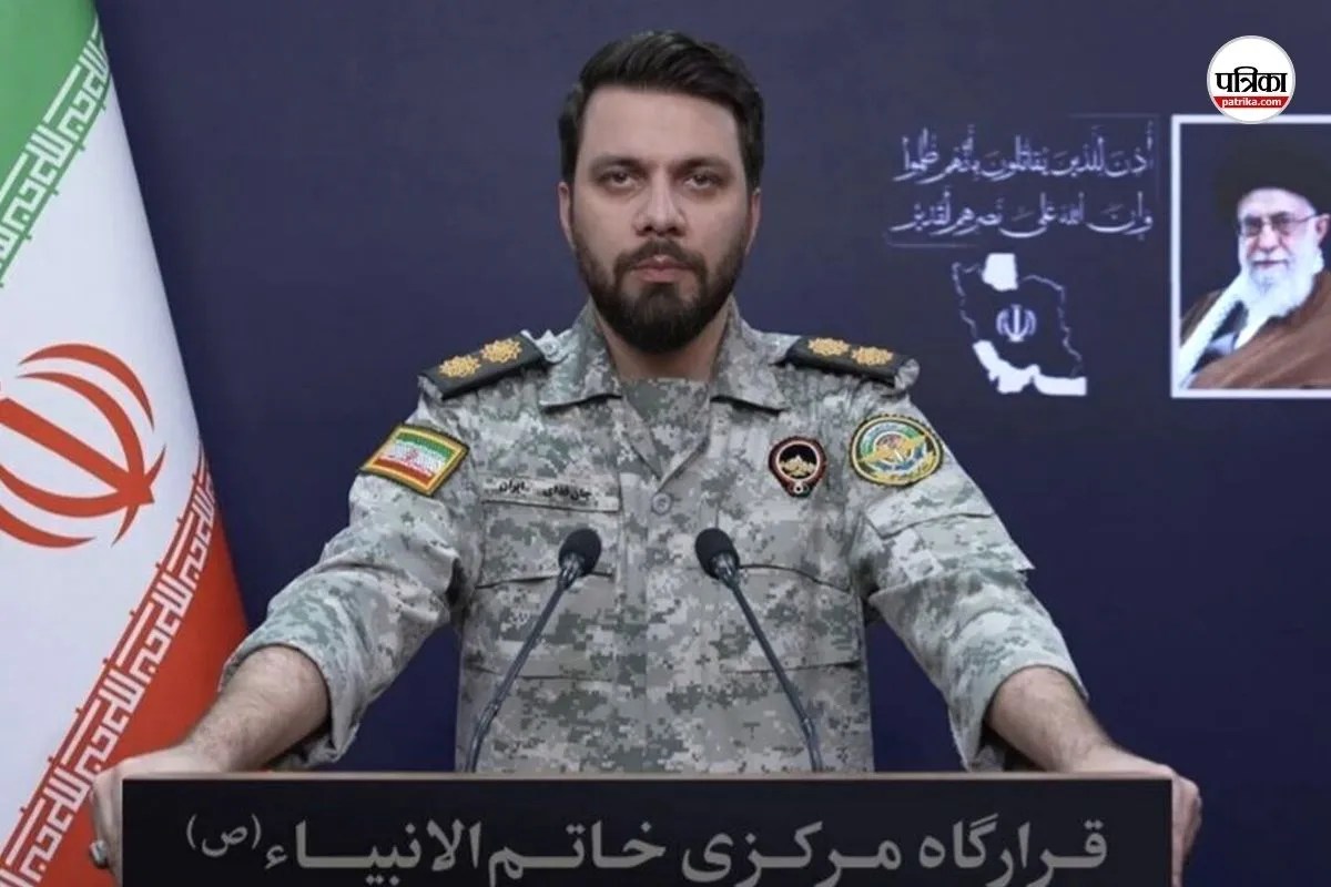 अमेरिका के साथ बातचीत के बीच ईरान ने होर्मुज में सैन्य जहाजों को दी चेतावनी, कहा- कठोर कार्रवाई की जाएगी