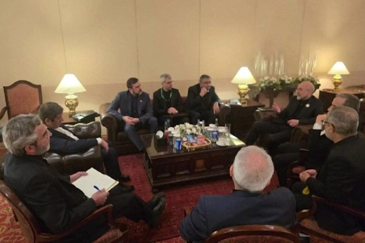 ईरान-अमेरिका वार्ता के बीच ट्रंप ने फोड़ा एक और बड़ा बम: होर्मुज को लेकर बोले हम रास्ता खोलकर रहेंगे