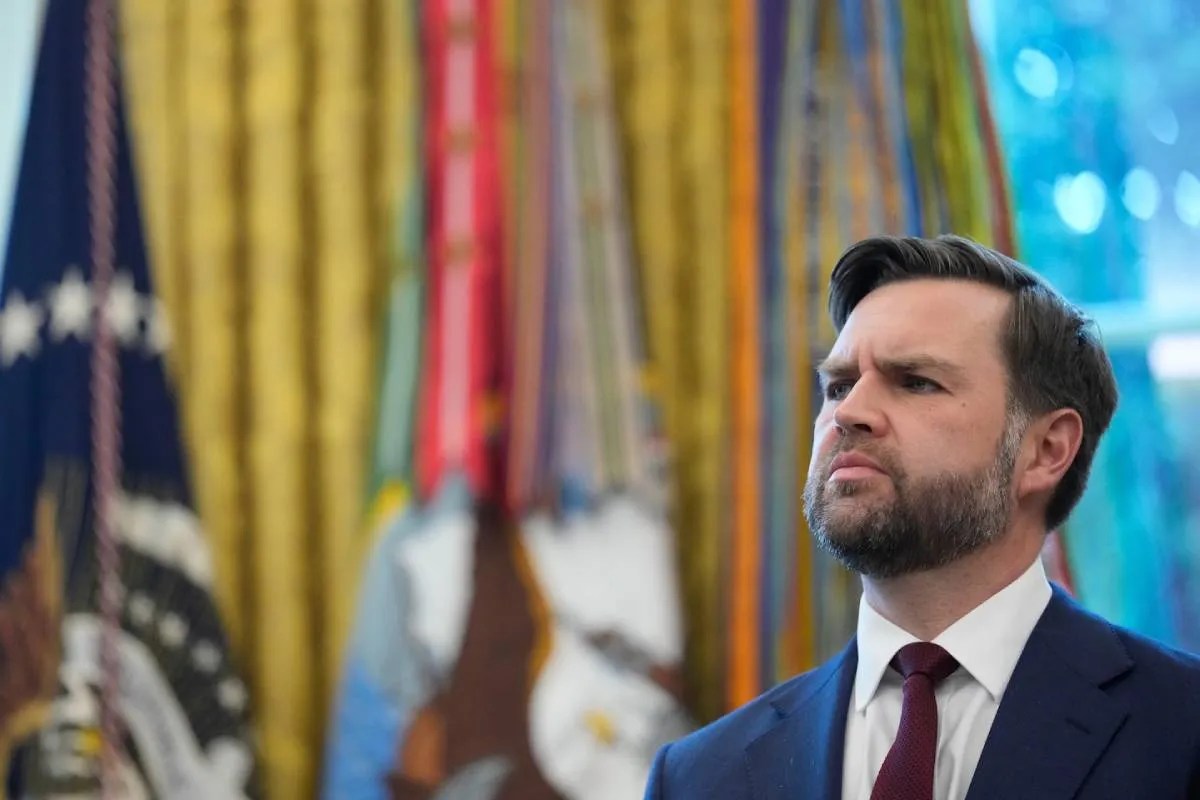 US Airstrikes: अल्टीमेटम की मियाद खत्म होने से पहले ईरान पर अमेरिका का बड़ा हमला, JD Vance बोले- ‘हमारा टारगेट पूरा हुआ’