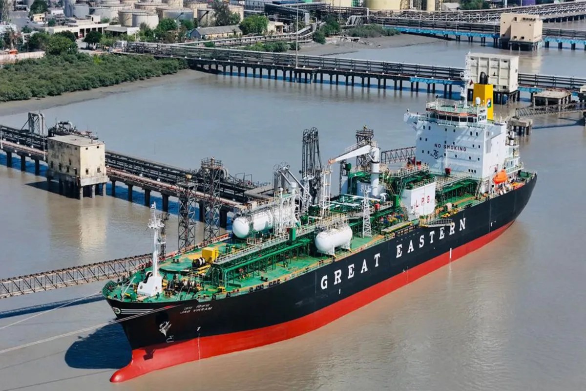 भारत के लिए अच्छी खबर, होर्मुज पार कर 20,400 मीट्रिक टन LPG लेकर कांडला पोर्ट पहुंचा ‘जग विक्रम’