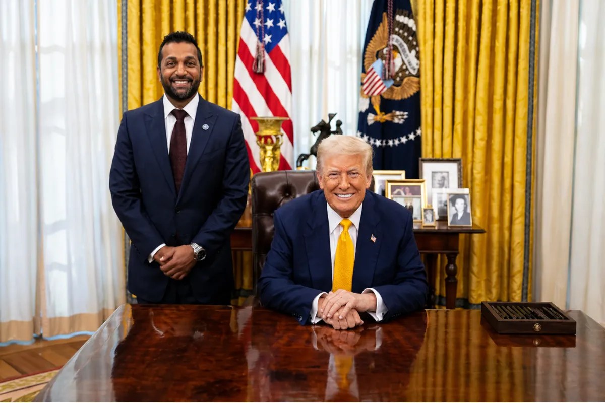 काश पटेल की FBI से होगी छुट्टी? ट्रंप प्रशासन में भारतीय मूल के चीफ पर संकट, जानिए क्या है कारण