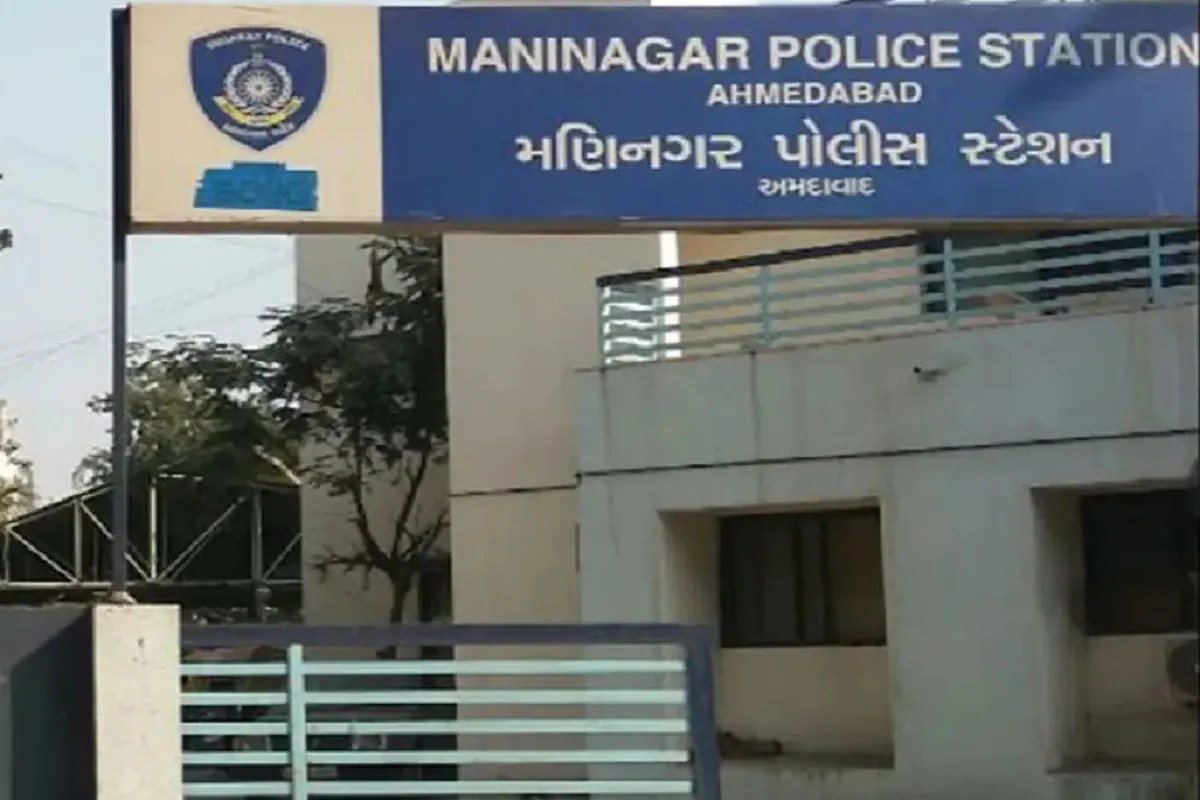 डिजिटल अरेस्ट चल रही बुजुर्ग महिला को पड़ोसी की मदद से ठगों से बचाया