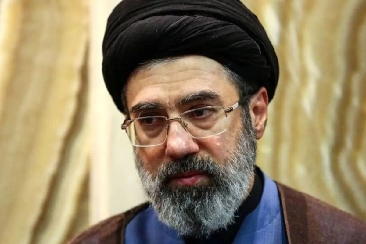 Mojtaba Khamenei: मोजतबा खामेनेई ने अमेरिका को दी चेतावनी, कहा-‘अपने दुश्मनों को ‘नई और कड़वी हार’ दे सकते हैं’