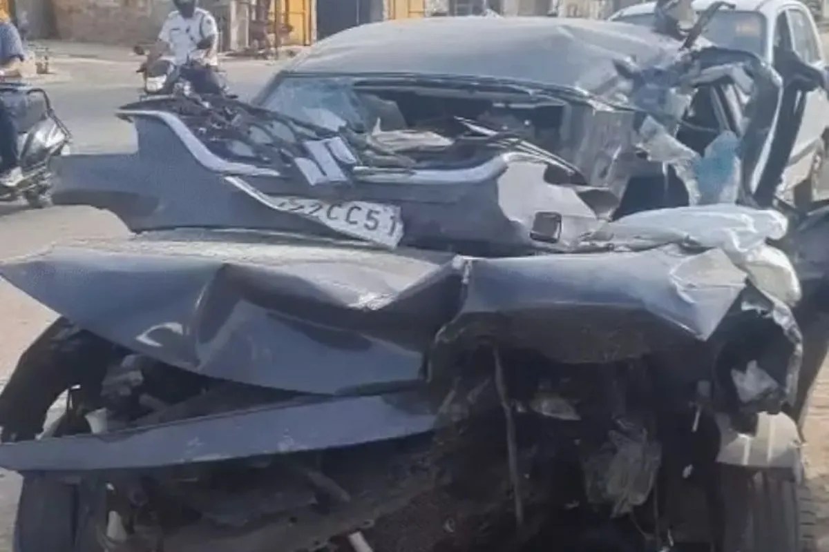 Rajasthan Accident : भीषण सड़क हादसे में डॉक्टर की मौत, साथी डॉक्टर गंभीर घायल, कार के उड़े परखच्चे