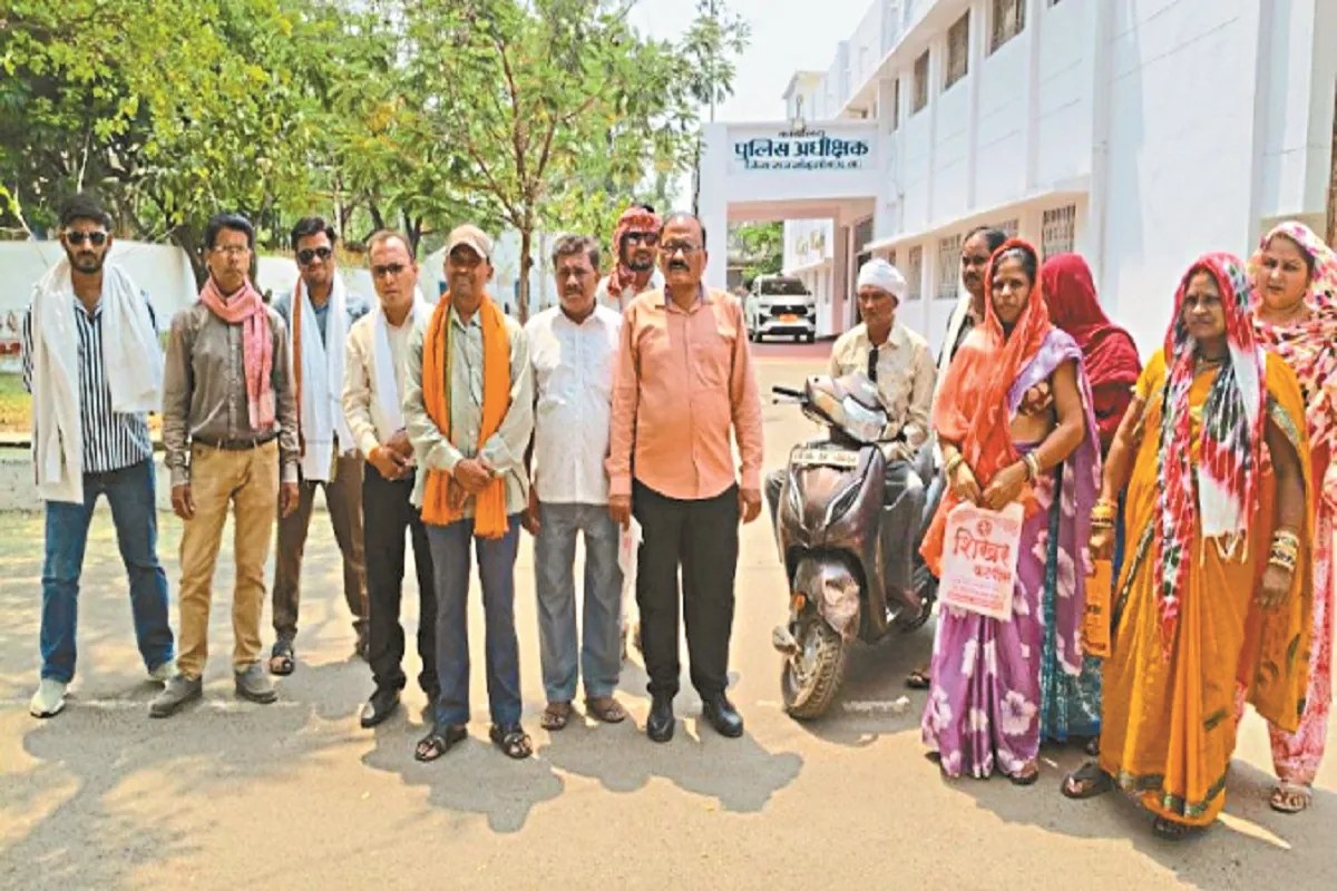 5% मुनाफे का झांसा देकर 15 करोड़ की ठगी, गिरफ्तारी न होने पर SP ऑफिस पहुंचे पीड़ित