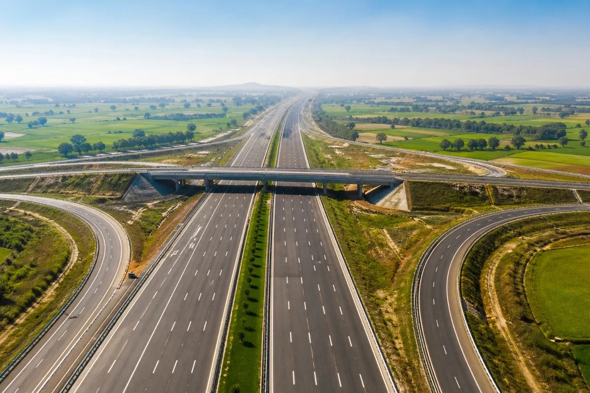 Rajasthan Highway: राजस्थान के तीन जिलों की लाइफ लाइन बनेगा सुपर एक्सप्रेस हाईवे, 2 घंटे का सफर अब 45 मिनट में होगा पूरा