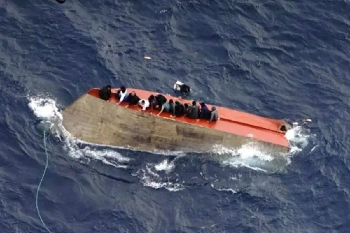 अंडमान सागर में बड़ा हादसा: म्यांमार जा रहा जहाज पलटा, 250 से ज्यादा लोग लापता