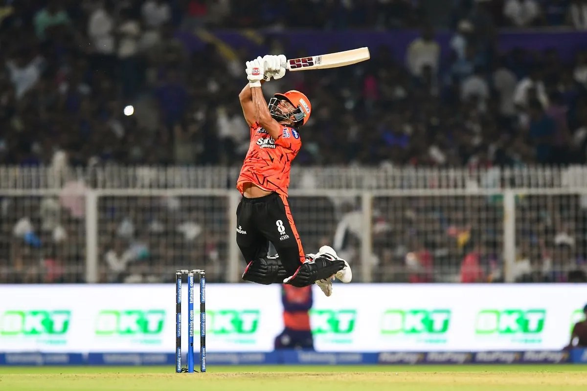 अभिषेक शर्मा और ट्रेविस हेड के बाद नितीश रेड्डी ने मचाया गदर, लेकिन आखिरी 2 ओवर में हुआ बड़ा नुकसान