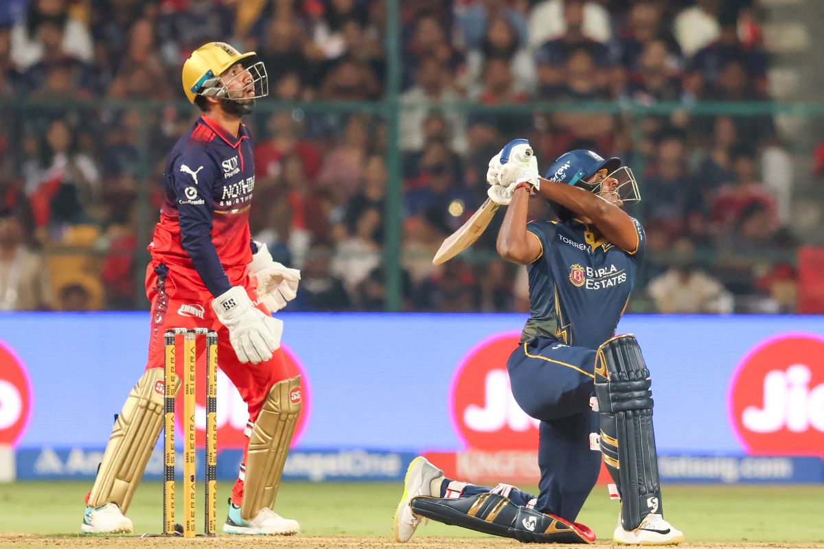 बेंगलुरु में साई सुदर्शन के बाद जेसन होल्डर की आई आंधी, गुजरात टाइटंस ने खड़ा किया विशाल स्कोर