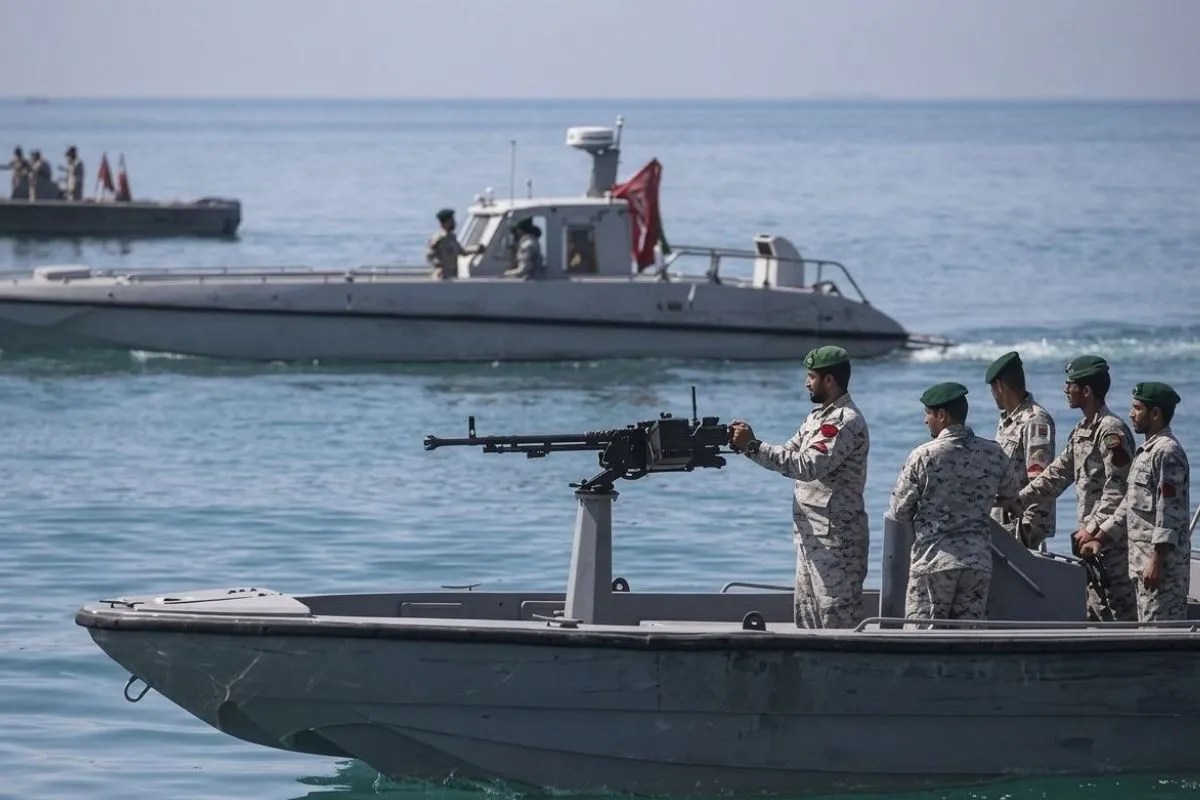 US and Iran on Strait of Hormuz: ईरान ने फिर क्यों बंद किया होर्मुज स्ट्रेट? IRGC ने बताया कारण