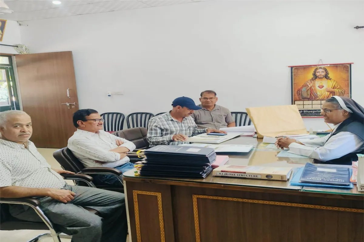 निजी स्कूलों की जांच करने बनाए पांच दल, पुस्तक, गणवेश और सुविधाओं की ली जा रही जानकारी