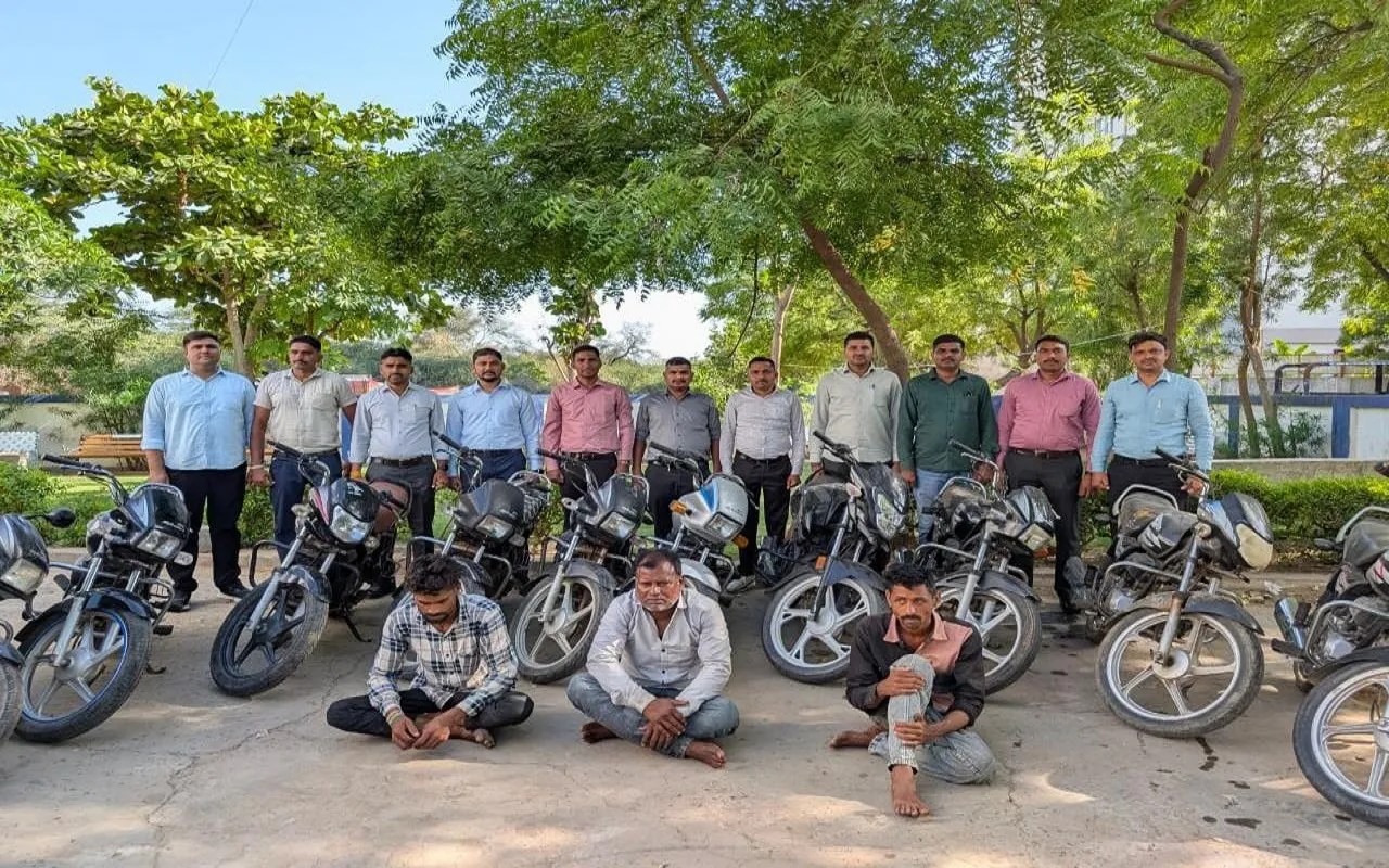 दुपहिया बाइक चुराने वाले गिरोह का पर्दाफाश, 3 गिरफ्तार