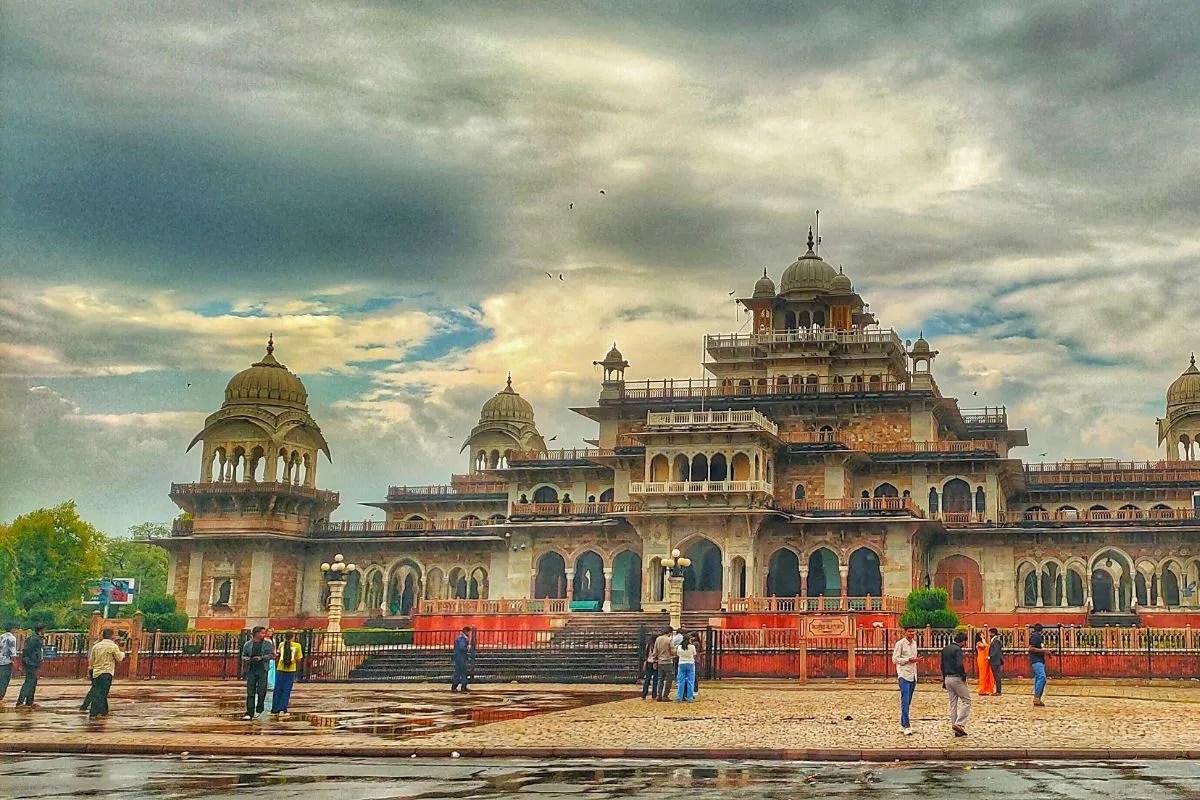 Weather Update 1 April: अप्रैल की शुरुआत में गर्मी पर ब्रेक, पश्चिमी विक्षोभ से राहत भरा मौसम