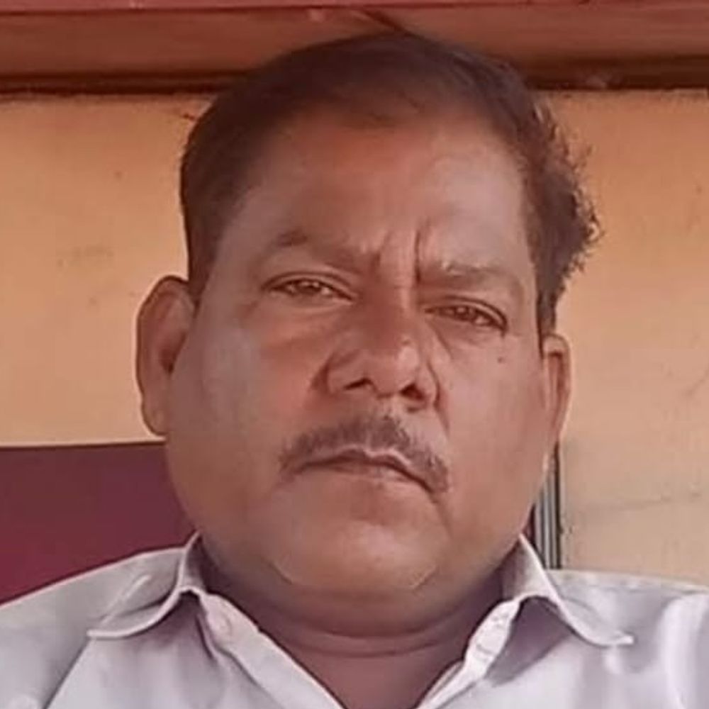 खंभे में चढ़ा था कर्मचारी, बिजली हो गई चालू:नीचे गिरने से हुई मौत,नाराज परिजनों ने किया चक्काजाम; बोले-दोषियों पर दर्ज करो एफआईआर