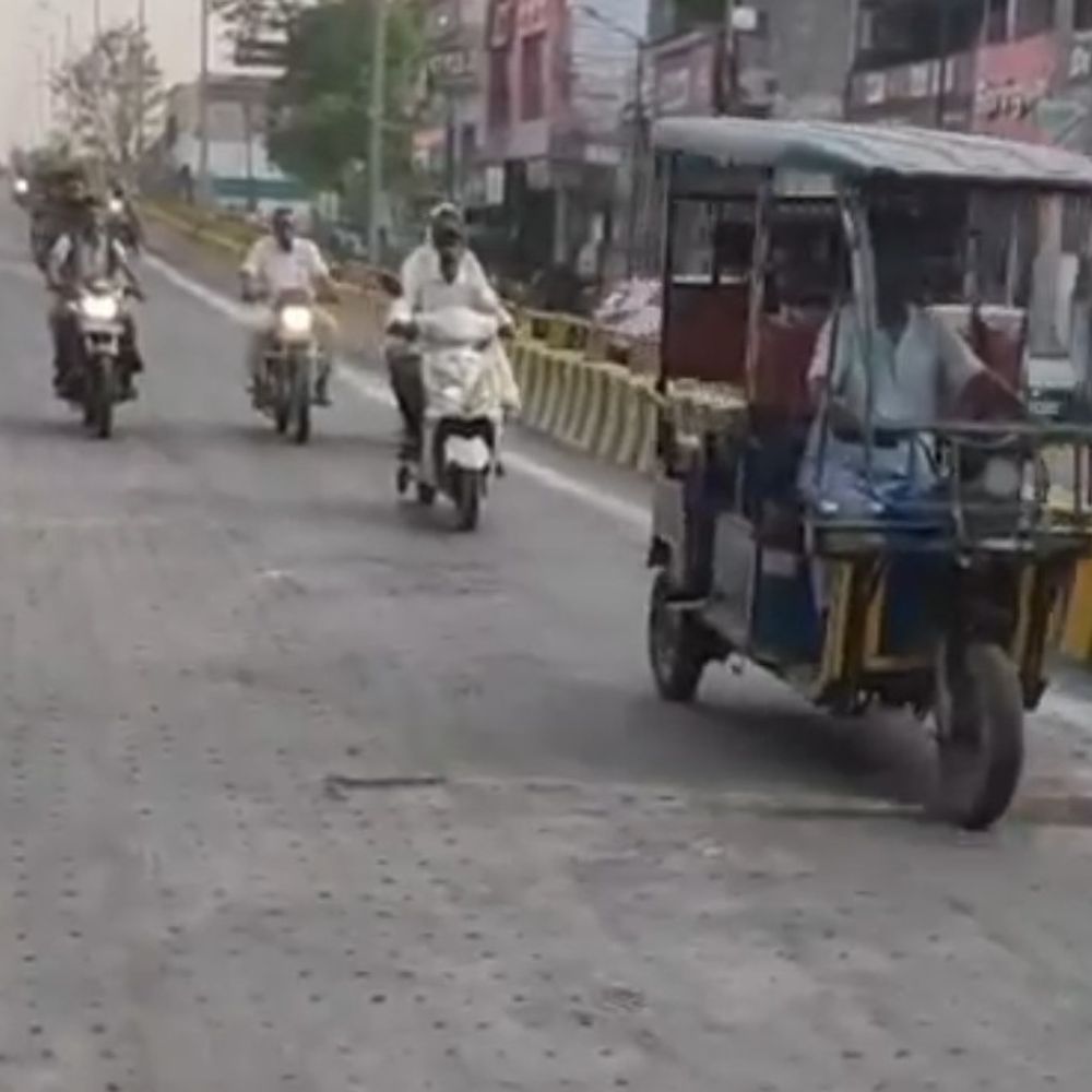 रामपुर का रामरहीम ओवरब्रिज हल्के वाहनों के लिए खुला:मरम्मत कार्य के बीच PWD ने शुरू किया संचालन, लोगों को मिली राहत