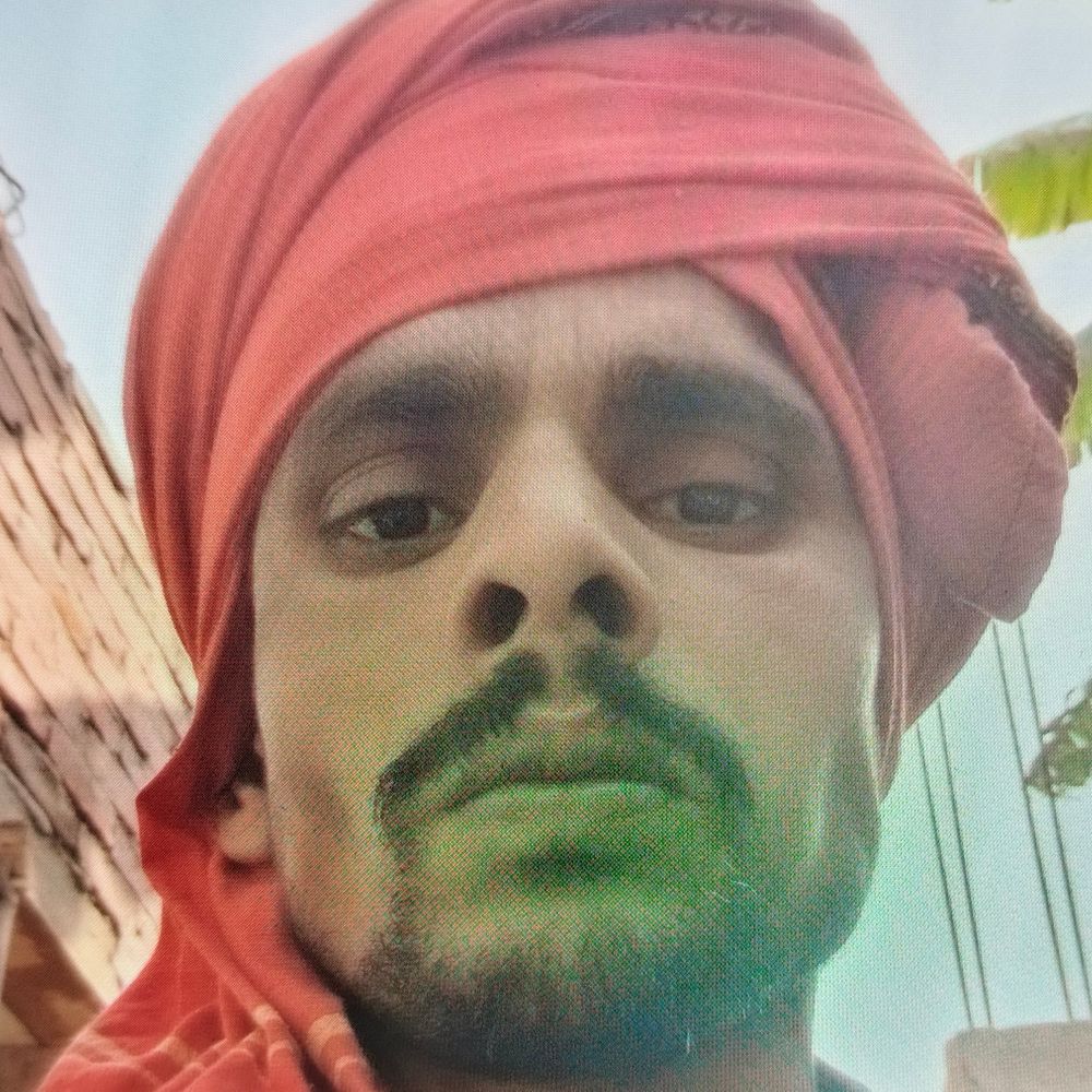 समस्तीपुर में थ्रेसर पलटने से मजदूर की मौत:ट्रैक्टर का ड्राइवर फरार, लोग बोले- तेज रफ्तार में थी गाड़ी